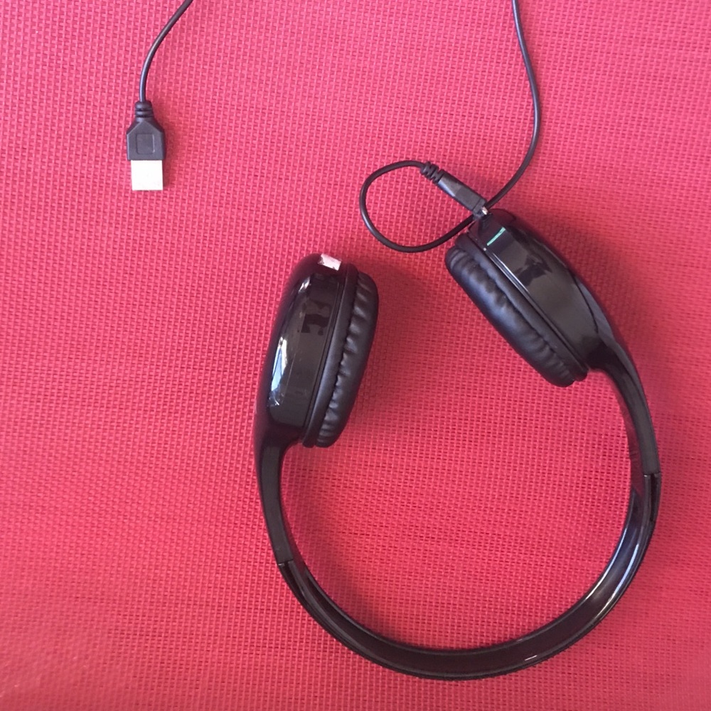 Laptop headphones